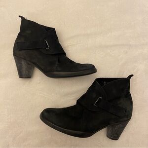 ARCHE Suede Velcro Block Heel Ankle Bootie
